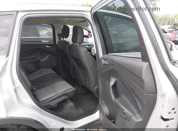 1FMCU0GDXKUA76908 2019 FORD ESCAPE Silver Widok naklejki z numerem VIN