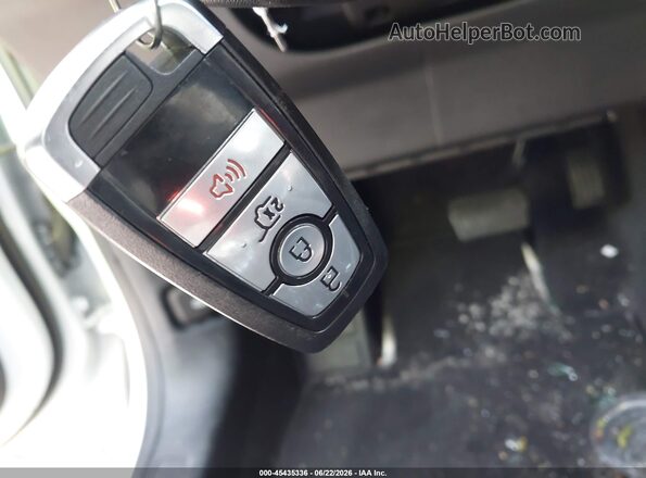 1FMCU0GN1RUB10124 2024 FORD ESCAPE White Widok deski rozdzielczej