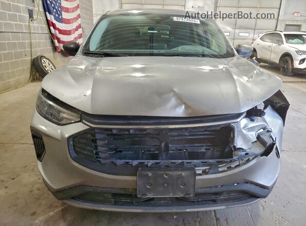 1FMCU0GN4PUB12155 2023 FORD ESCAPE Silver Widok z przodu