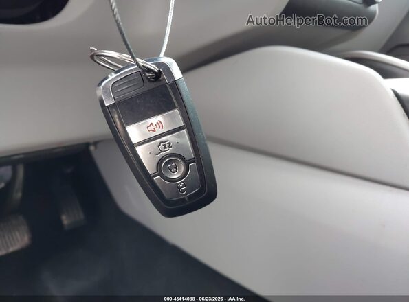 1FMCU0GNXRUB61461 2024 FORD ESCAPE Silver Առջևի վահանակի տեսք