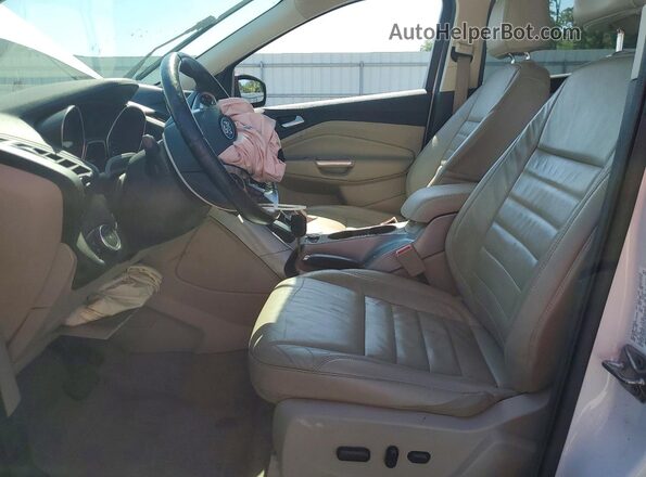 1FMCU0GX2GUC05175 2016 FORD ESCAPE Белый Вид салона спереди