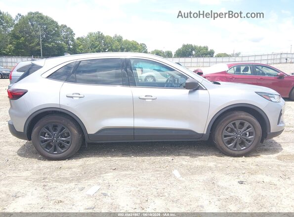 1FMCU0GZ4PUA65910 2023 FORD ESCAPE Silver Widok wnętrza 360 stopni