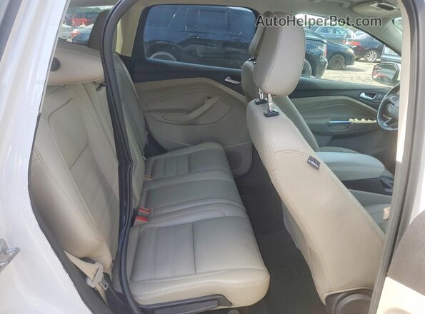 1FMCU0HD5JUD00048 2018 FORD ESCAPE White Rear interior view