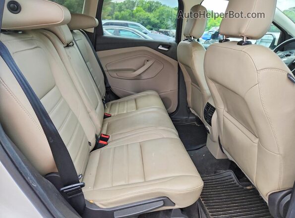 1FMCU0HD6KUC18783 2019 FORD ESCAPE White Widok wnętrza z tyłu