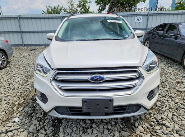 1FMCU0HD6KUC18783 2019 FORD ESCAPE White Widok z przodu