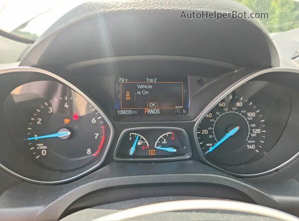 1FMCU0HD9JUB05912 2018 FORD ESCAPE Золотой Вид щитка приборов