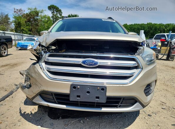 1FMCU0HD9JUB05912 2018 FORD ESCAPE Золотой Вид спереди