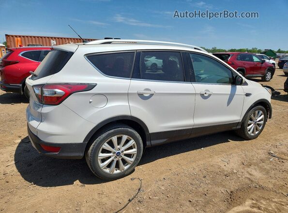 1FMCU0J90HUD36259 2017 FORD ESCAPE White Tył prawy