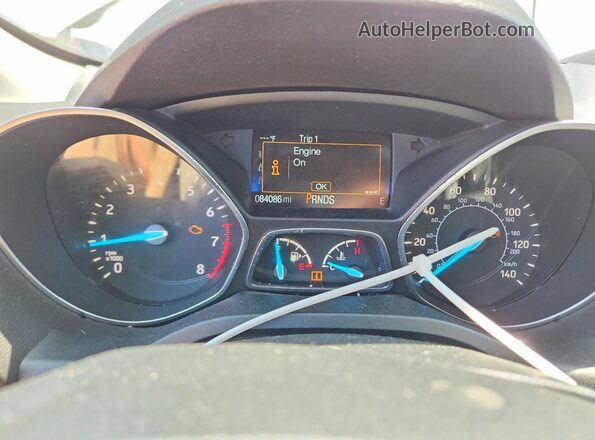 1FMCU0J90HUD36259 2017 FORD ESCAPE White Widok zestawu wskaźników