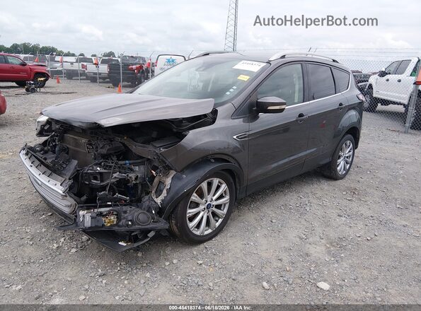 1FMCU0J98JUB16261 2018 FORD ESCAPE Gray Vista tres cuartos delantera izquierda