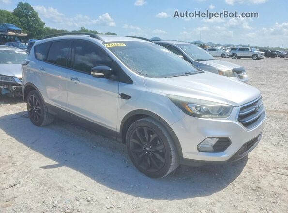 1FMCU0JD0HUD72389 2017 FORD ESCAPE Серебряный Передняя правая четверть