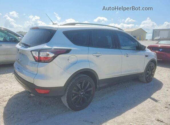 1FMCU0JD0HUD72389 2017 FORD ESCAPE Серебряный Задняя правая четверть