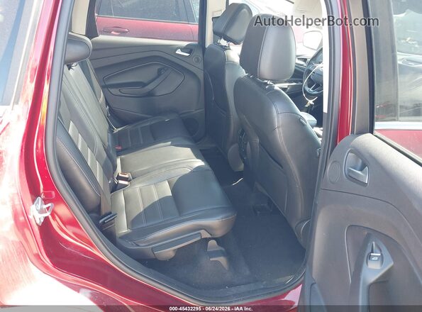 1FMCU0JD2HUC64372 2017 FORD ESCAPE Red VIN կոդի պիտակի տեսք