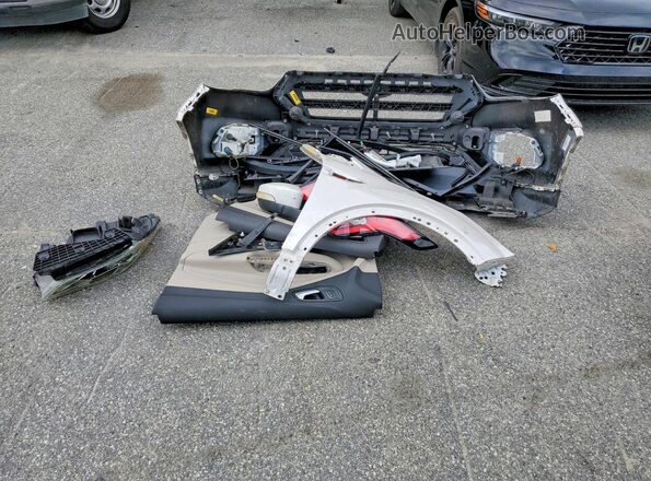 1FMCU0JD3HUC07338 2017 FORD ESCAPE White 
