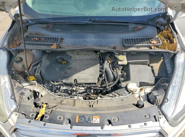 1FMCU0JD4HUC43586 2017 FORD ESCAPE White Vista del compartimento del motor