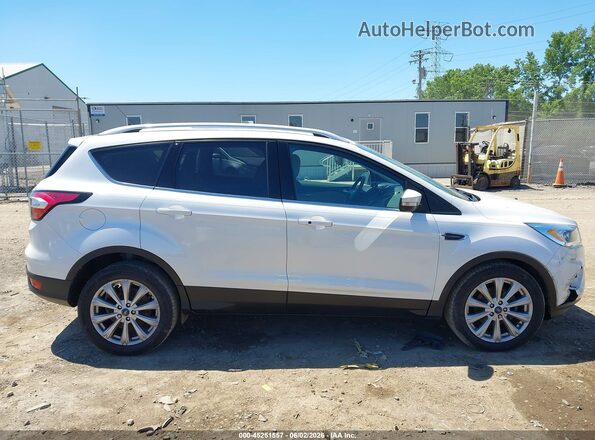 1FMCU0JD7HUC47664 2017 FORD ESCAPE White Вид задньої частини салону