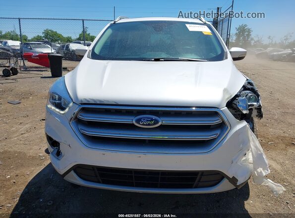 1FMCU0JD7HUC47664 2017 FORD ESCAPE White Вид спереду
