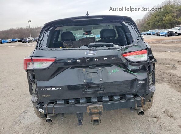 1FMCU0LZ5NUA24611 2022 FORD ESCAPE Черный Вид сзади