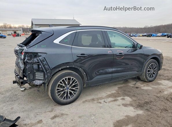 1FMCU0LZ5NUA24611 2022 FORD ESCAPE Черный Задняя правая четверть