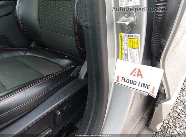 1FMCU0MN0RUA06955 2024 FORD ESCAPE Silver Widok z przodu