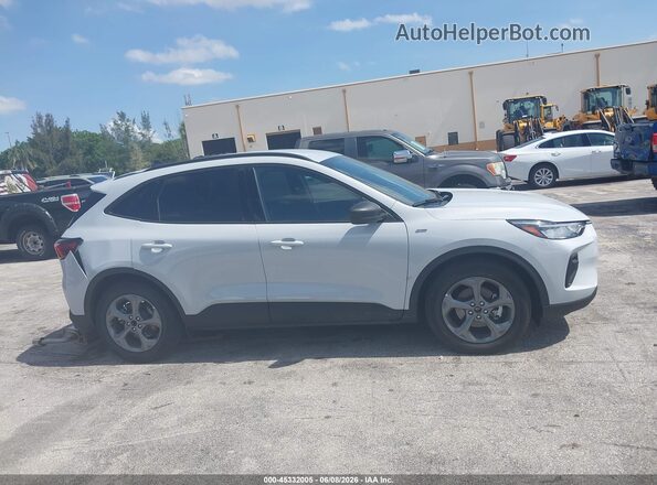 1FMCU0MNXTUA09627 2026 FORD ESCAPE Gray Вид задньої частини салону