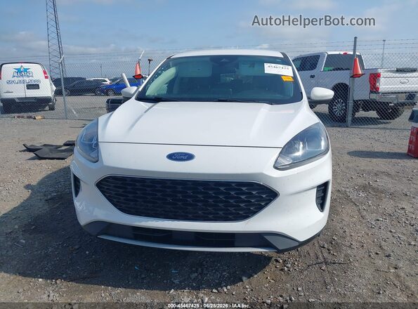 1FMCU9G63MUB18313 2021 FORD ESCAPE Белый Вид щитка приборов