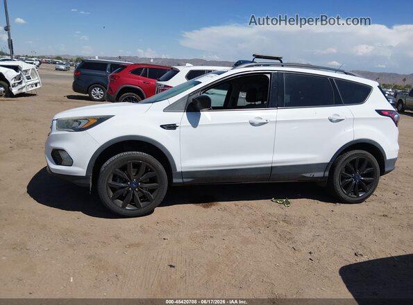 1FMCU9G90HUE37040 2017 FORD ESCAPE White უკანა სალონის ხედი