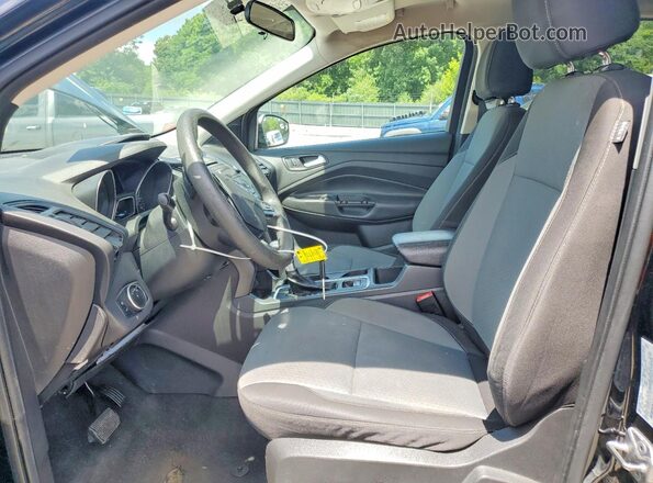 1FMCU9G92HUB76672 2017 FORD ESCAPE Черный Вид салона спереди