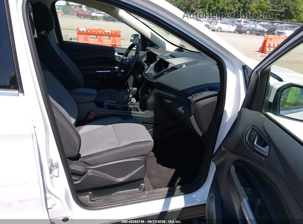 1FMCU9G93HUD62298 2017 FORD ESCAPE White Widok wnętrza z przodu