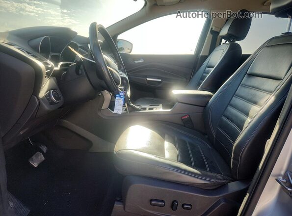 1FMCU9G95HUA23218 2017 FORD ESCAPE Silver Front interior view