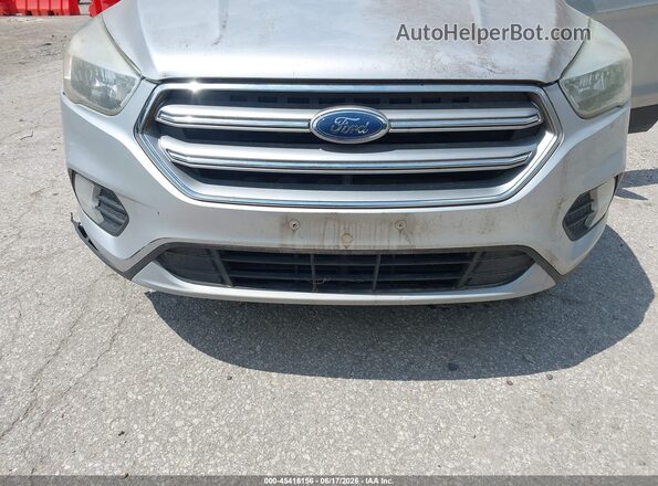 1FMCU9G96HUB05362 2017 FORD ESCAPE Silver Widok z przodu