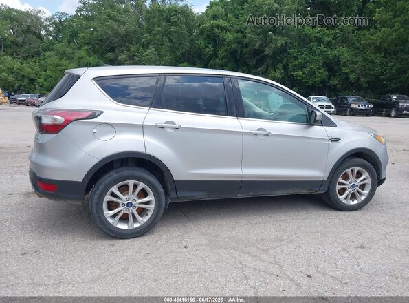 1FMCU9G96HUB05362 2017 FORD ESCAPE Silver Widok wnętrza z tyłu