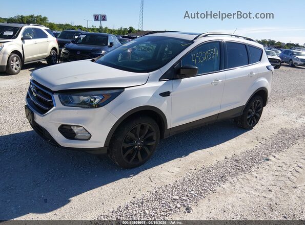 1FMCU9G96HUB97735 2017 FORD ESCAPE White Vista tres cuartos delantera izquierda