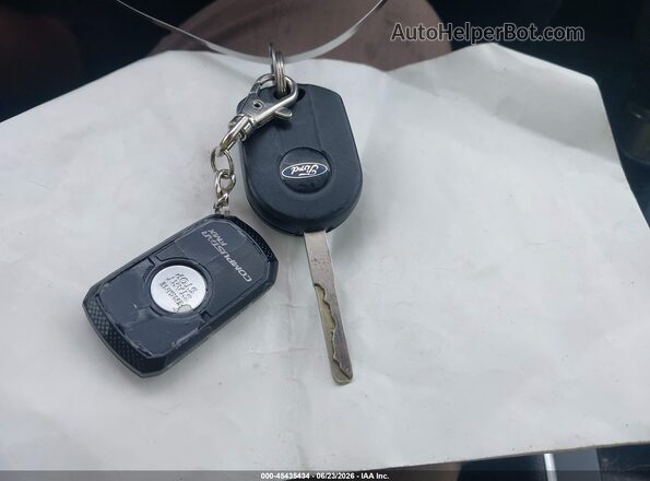1FMCU9G96HUC97267 2017 FORD ESCAPE White Вид панелі приладів