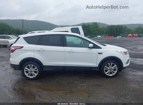 1FMCU9G96HUC97267 2017 FORD ESCAPE White Вид задньої частини салону