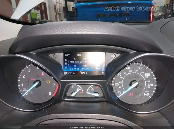 1FMCU9G98HUE75194 2017 FORD ESCAPE Silver Widok tylnych siedzeń