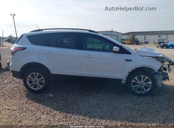 1FMCU9GD0JUA69050 2018 FORD ESCAPE White Widok wnętrza z tyłu