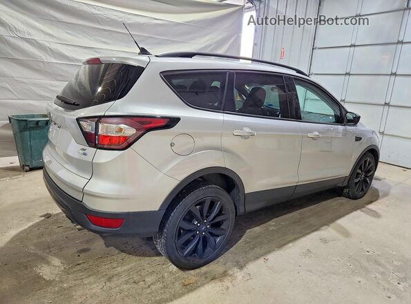1FMCU9GD0JUC98618 2018 FORD ESCAPE Gray უკანა მარჯვენა