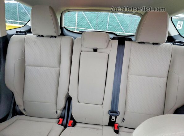 1FMCU9GD0KUB33461 2019 FORD ESCAPE Silver Rear seats view