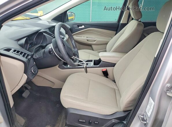 1FMCU9GD0KUB33461 2019 FORD ESCAPE Silver Front interior view