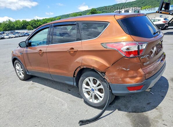 1FMCU9GD1HUB11915 2017 FORD ESCAPE Brown Trasero izquierdo