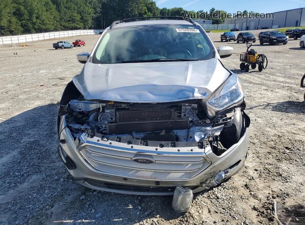 1FMCU9GD1JUA87184 2018 FORD ESCAPE Серебряный Вид спереди