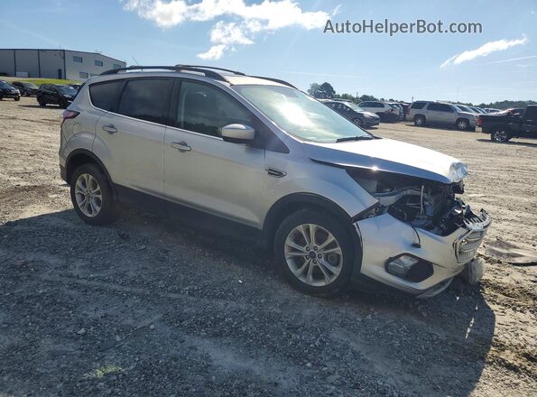 1FMCU9GD1JUA87184 2018 FORD ESCAPE Серебряный Передняя правая четверть