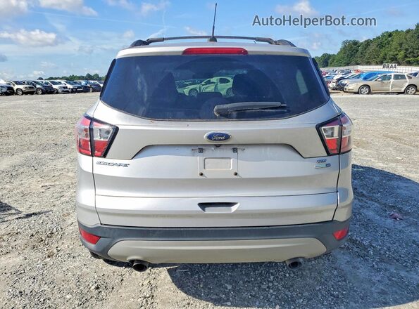 1FMCU9GD1JUA87184 2018 FORD ESCAPE Серебряный Вид сзади