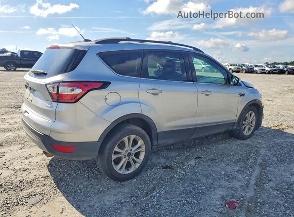 1FMCU9GD1JUA87184 2018 FORD ESCAPE Серебряный Задняя правая четверть