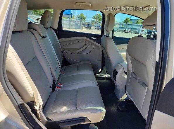 1FMCU9GD1JUB52275 2018 FORD ESCAPE Tan Rear interior view