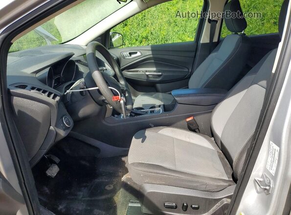 1FMCU9GD1KUA98557 2019 FORD ESCAPE Серебряный Вид салона спереди