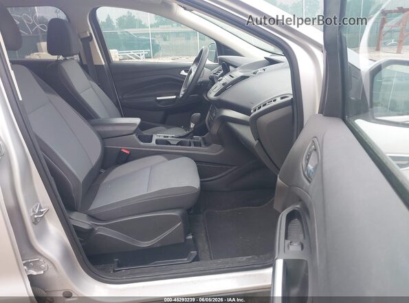 1FMCU9GD2HUE24522 2017 FORD ESCAPE Silver Vista interior delantera