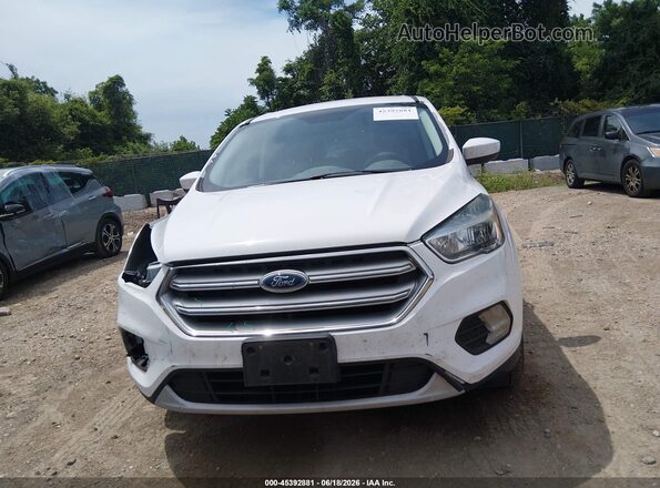 1FMCU9GD3HUB00379 2017 FORD ESCAPE White Front view