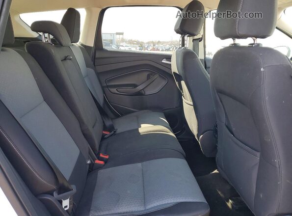 1FMCU9GD3HUD78277 2017 FORD ESCAPE White Widok wnętrza z tyłu